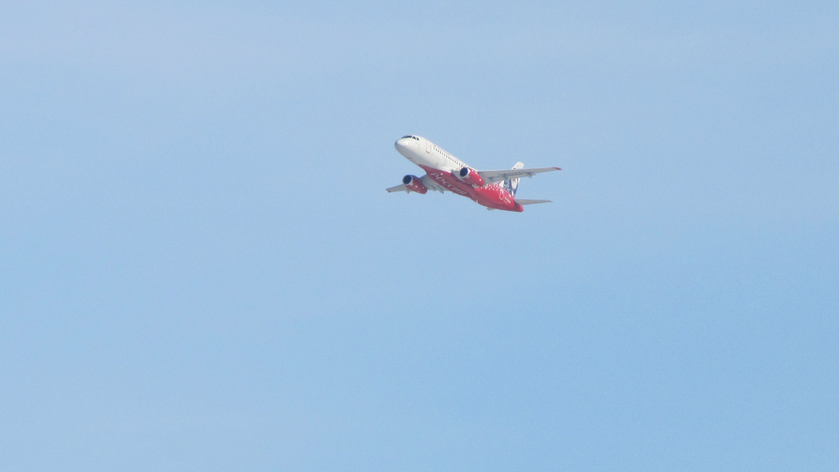 Сухой Суперджет 100 авиакомпания "Россия" в ливрее Менделеев Д.И.