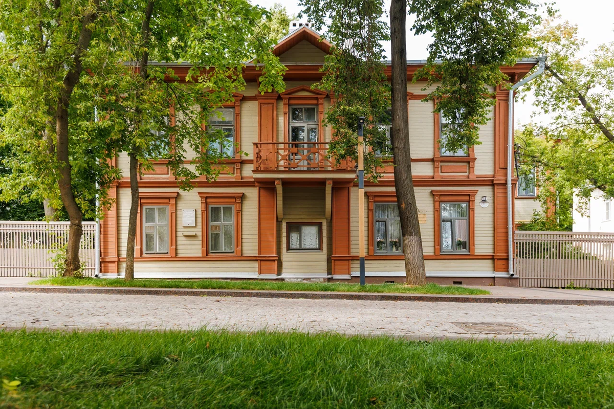 Усадьба Лемке, с балкона которой пел Фёдор Шаляпин. Фото: Никита Духник