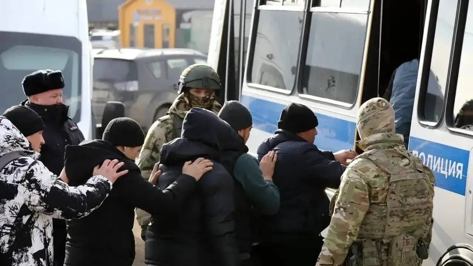 Из Красноярского края за пределы России выдворили почти сто иностранцев