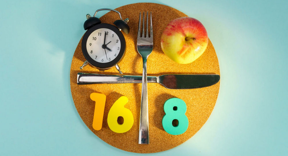 Голод по расписанию: правда о 16-часовых окнах, которые все обсуждают - кому помогает, а кому вредит