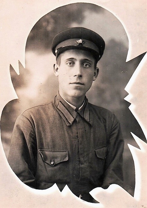 Фото старшины 2-го Украинского фронта Тесова Николая Петровича в годы ВОВ (14.04.1920 – 22.07.1991 гг.).