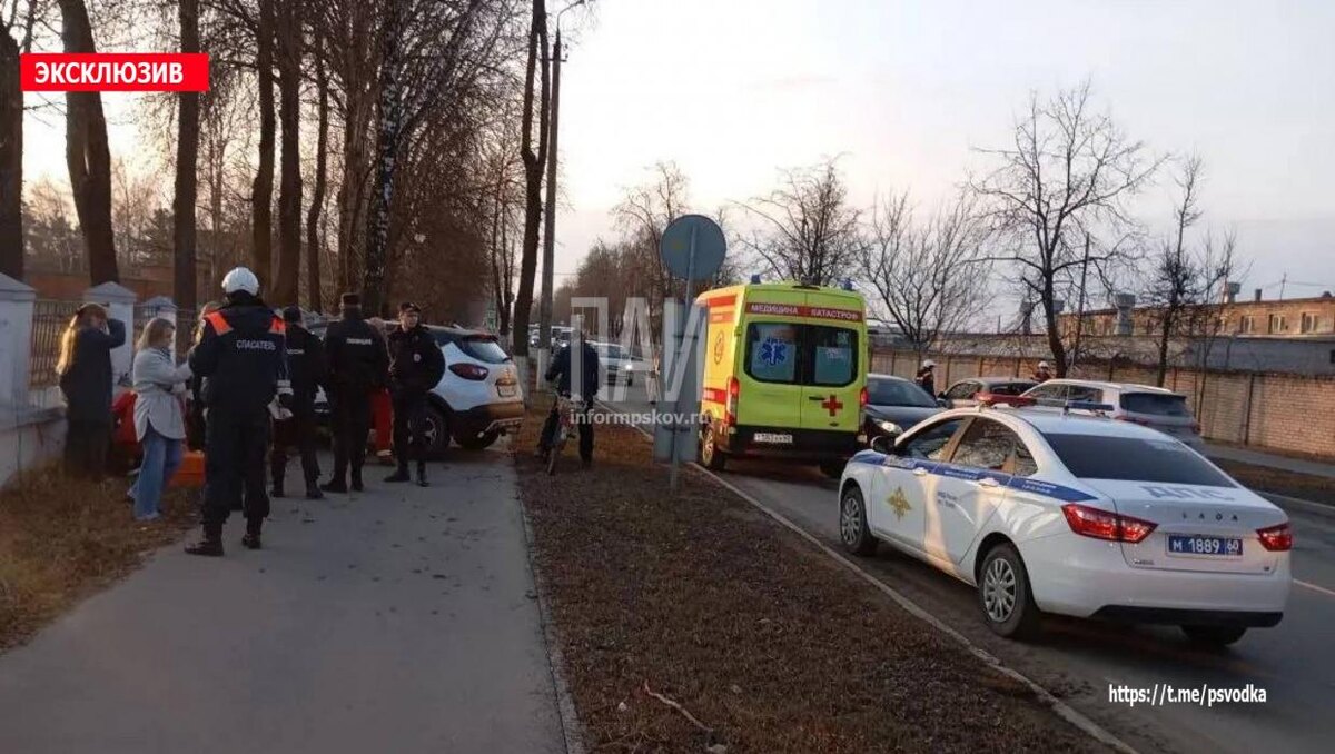 В Пскове столкнулись два автомобиля, пострадал один из водителей
Фото: Telegram-канал «Псковская сводка. ПАИ»