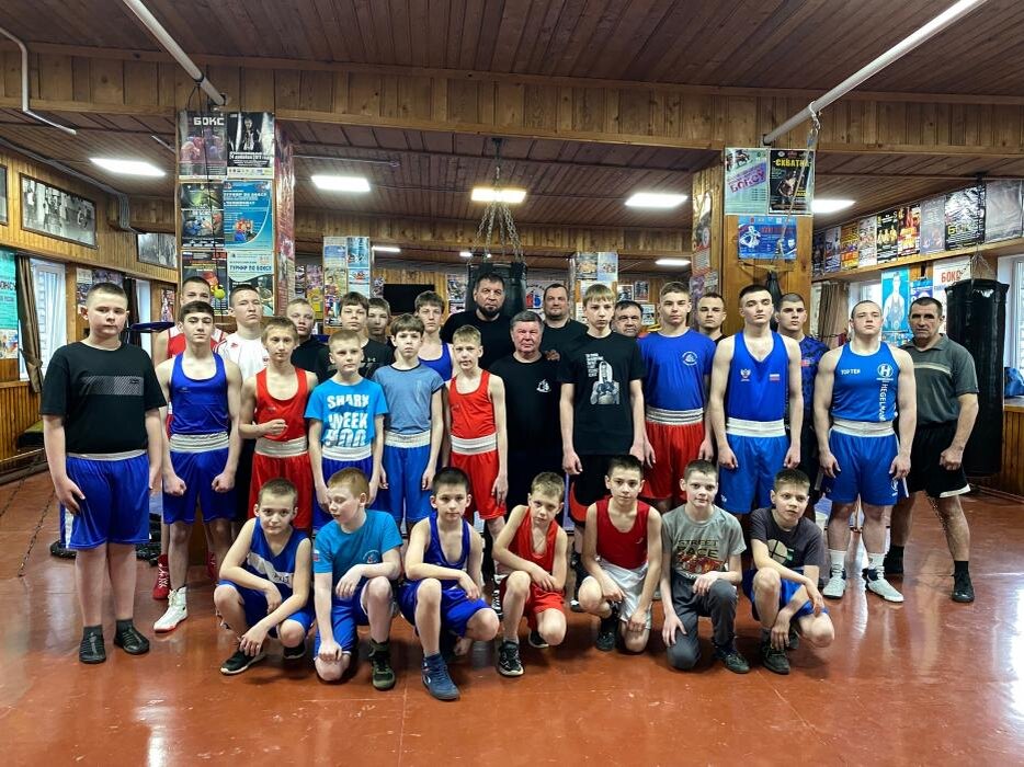 Александр Емельяненко провёл тренировку для псковских воспитанников
Фото: спортшкола «Лидер»