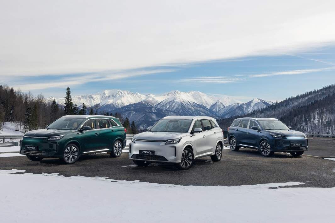 Всего предлагается пять цветов кузова. За кадром остались белый и черный
Фото: Evolute
