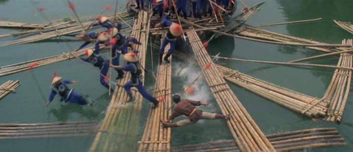 Боевые искусства Шаолиня (1986, Гонконг — Китай, боевик): Альманах "Вокруг света" показывает советскому подростку кунг-фу