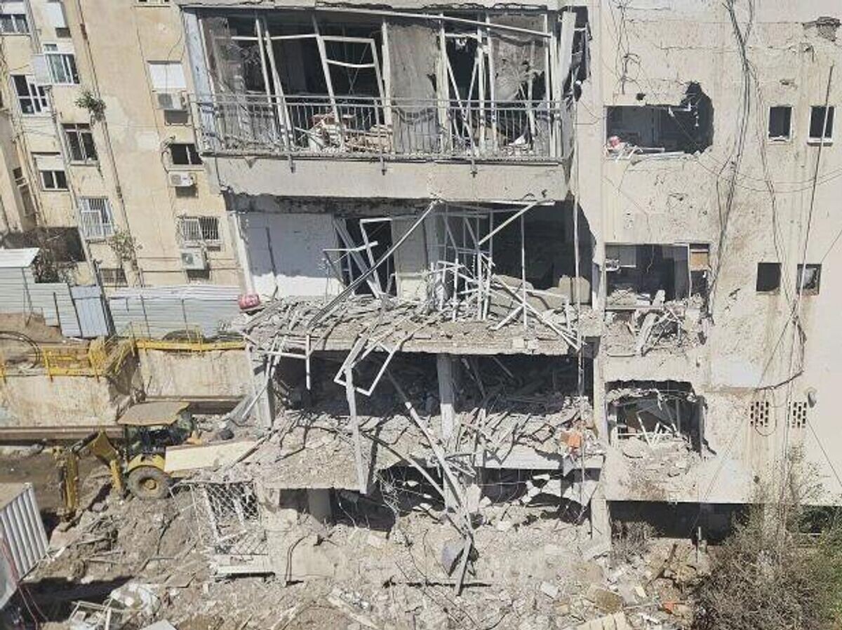    Иранская ракета частично разрушила жилой дом в центре Тель-Авива | © РИА Новости