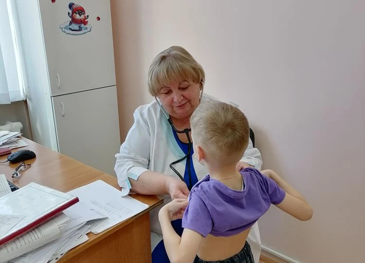 «С ними молодеешь и чувствуешь себя в тонусе»: 44 года в педиатрии, поколения пациентов и родительские тревоги