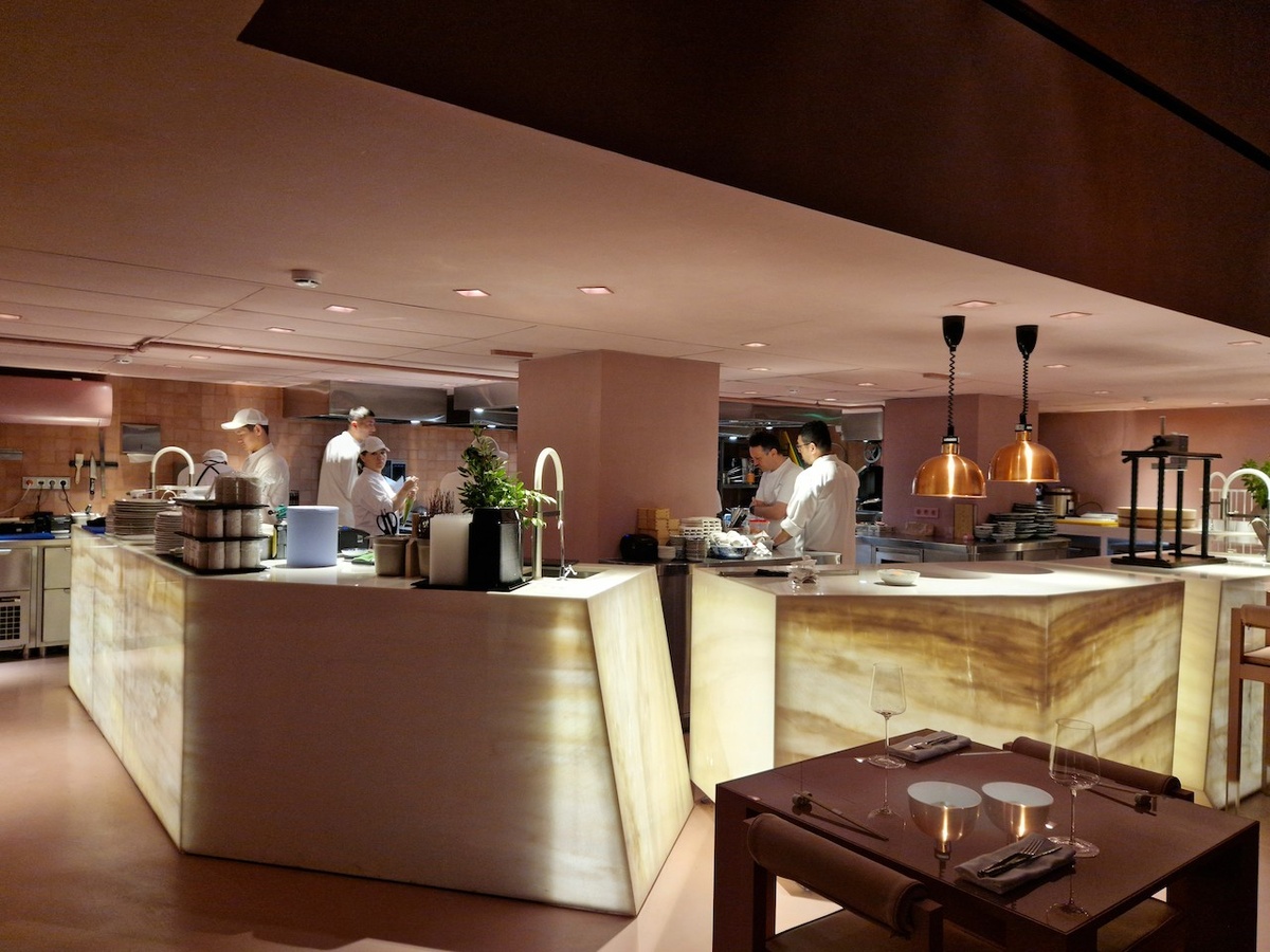 Ресторан Fullmoon
