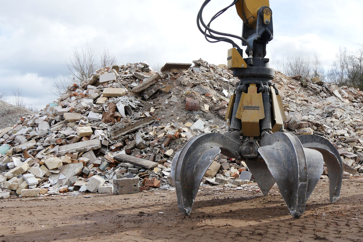 Строительный мусор: почему неправильная утилизация обходится дороже демонтажа