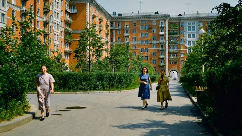 Зачем в СССР строили огромные дворы между домами. Дело не в щедрости, а в контроле