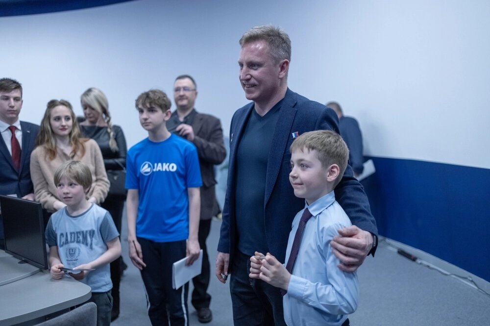    Встреча с Героем РФ, летчиком космонавтом Сергеем Прокопьевым Фото: АиФ-Калуга/ Виталий Верескун