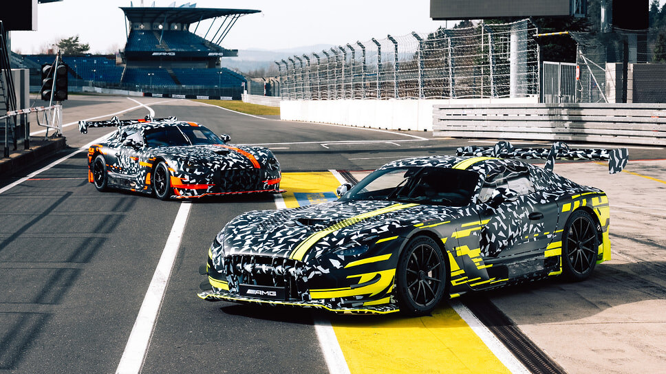 Mercedes-AMG GT3 и Mercedes-AMG GT Black Series.📷Фото: Mercedes-Benz