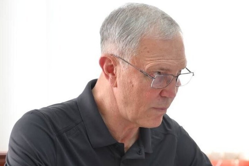    Глава региона читает, что в украинской политике идет борьба за выживание. Фото: тг-канал Владимира Сальдо