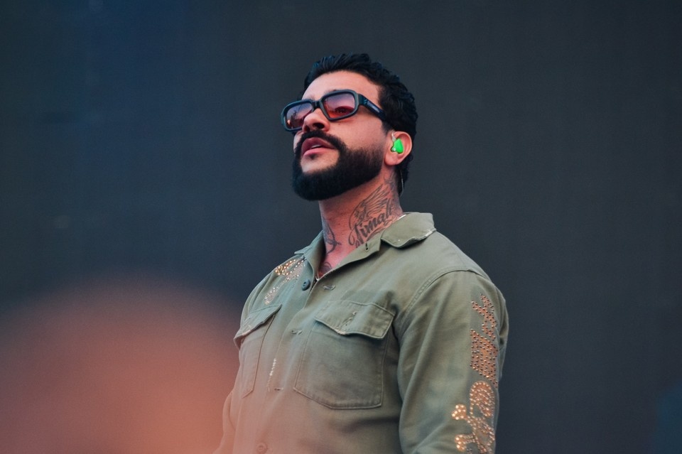    По словам очевидцев, рэпер не сводил глаз с высокой стройной блондинки Даниил ОПАРИН