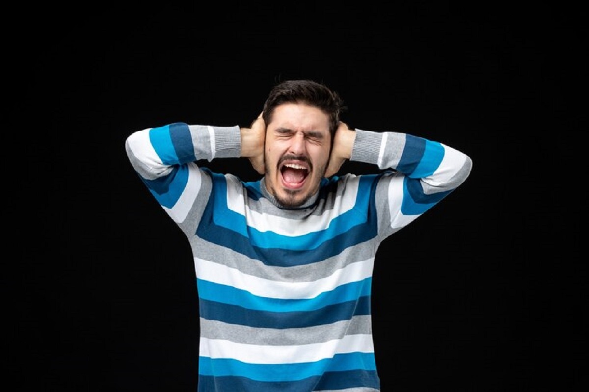 Фразы звучат грозно, но смысла правового в них нет. Источник картинки https://loon.site