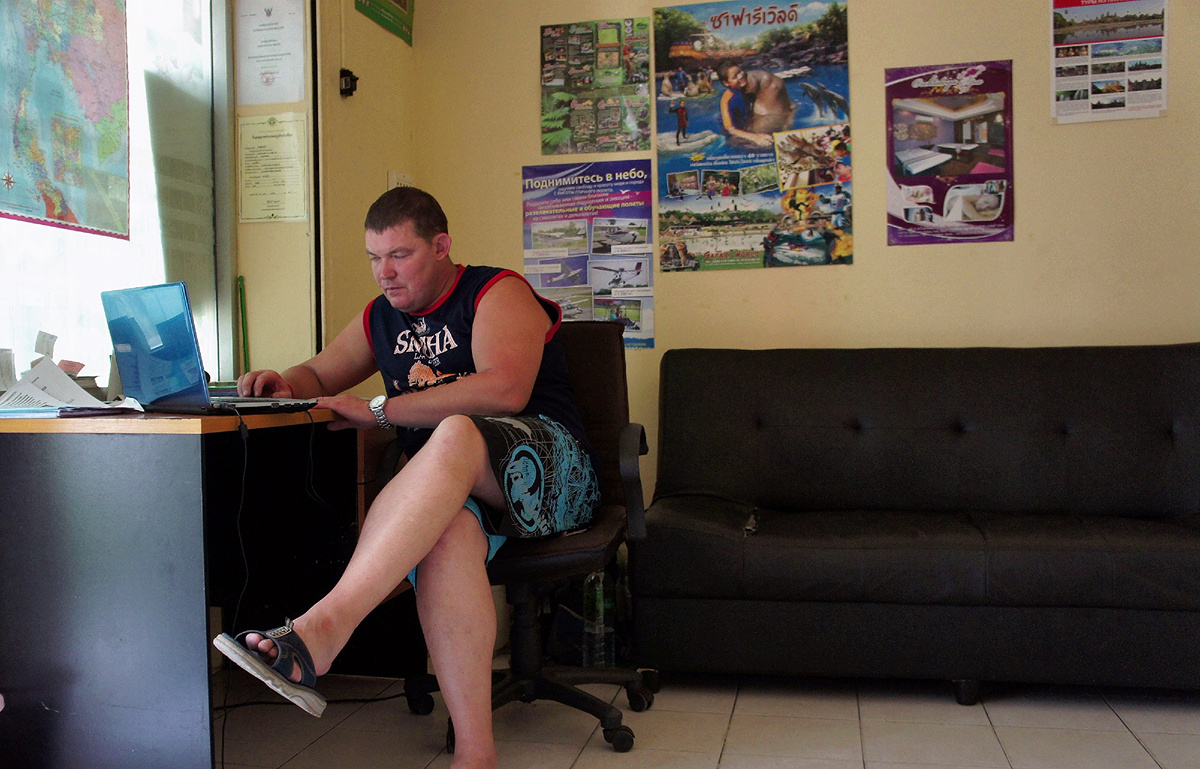 На своем рабочем месте. Паттайя 2013 год. Фото автора