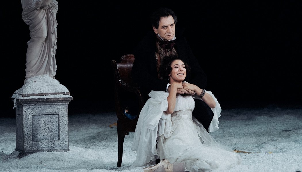 Спектакль Маскарад в театре Вахтангова