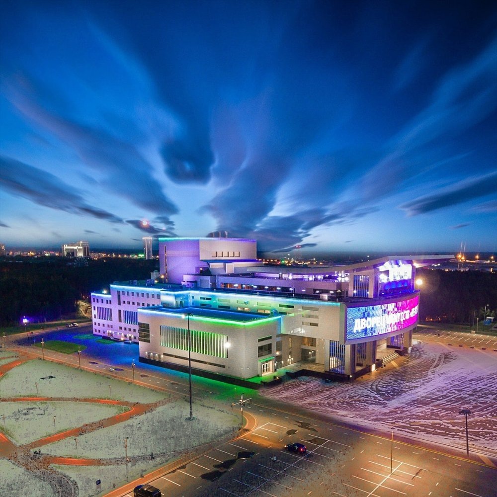    Известная татарская певица сравнила площадку в Сургуте с Кремлевским дворцом