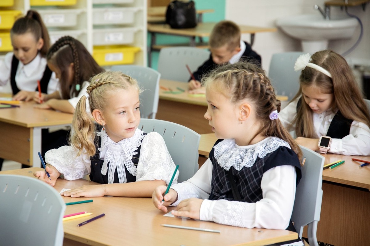    В Сургуте стартует прием в первые классы: места в двух школах уже закончились