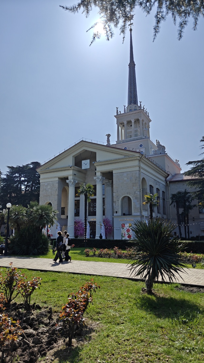 Сочи весной