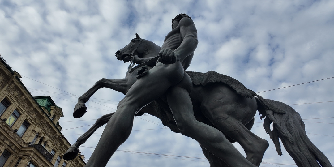 Про коней в Петербурге и их легенды