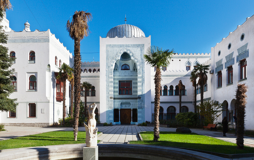 Кореиз: дворцы, горы и море — что скрывает один из самых атмосферных уголков Южного Крыма?