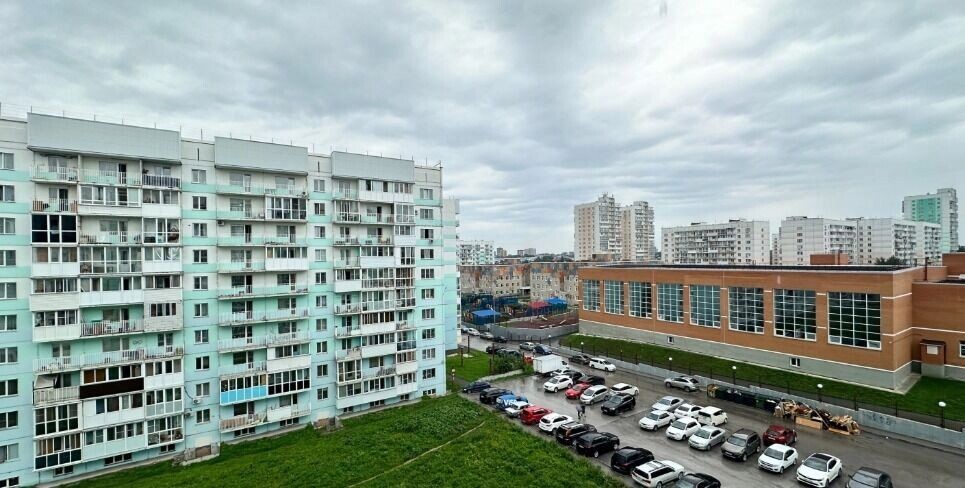    Район МЖК, где находится школа, известен, как место компактного прожтвания мигрантов   соцсети