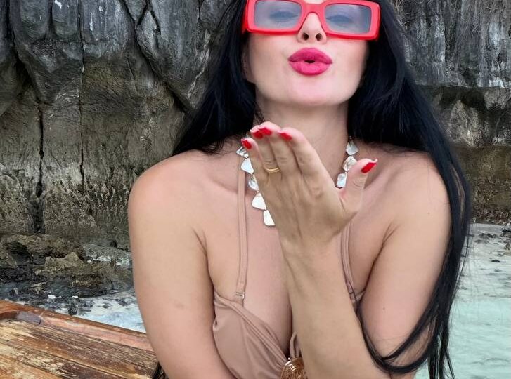 Где-то далеко на острове