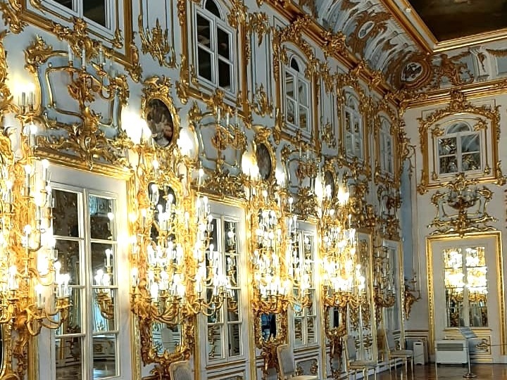 Экскурсия по Петергофскому дворцу: парадные залы