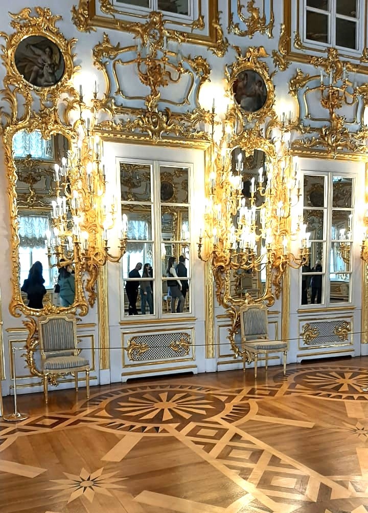 Петергофский дворец (личное фото)