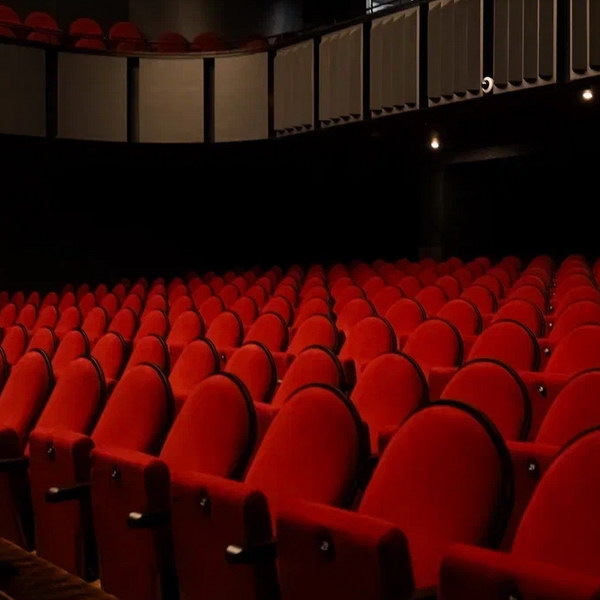     «Первые» артисты России будут награждены в Театре на Страстном