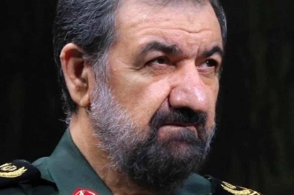    Советник Хаменеи обещал парализовать и потопить США в Персидском заливе