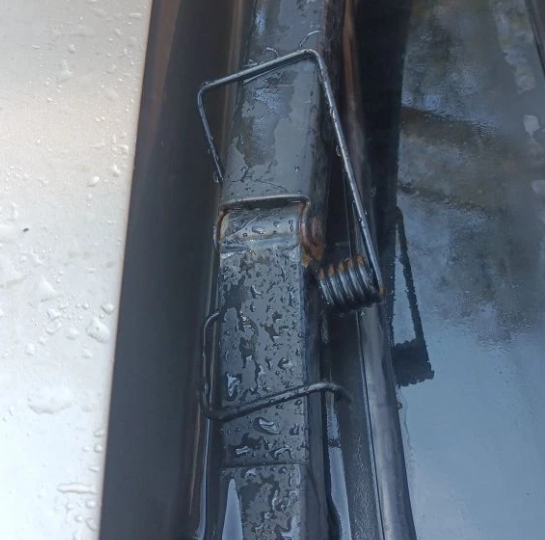 Что делать, если щетки дворников стали плохо очищать лобовое стекло