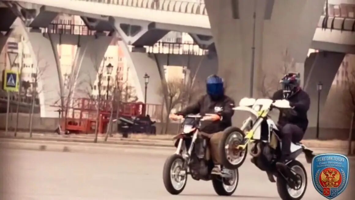    Фото: кадр видео ГАИ по Петербургу и Ленобласти