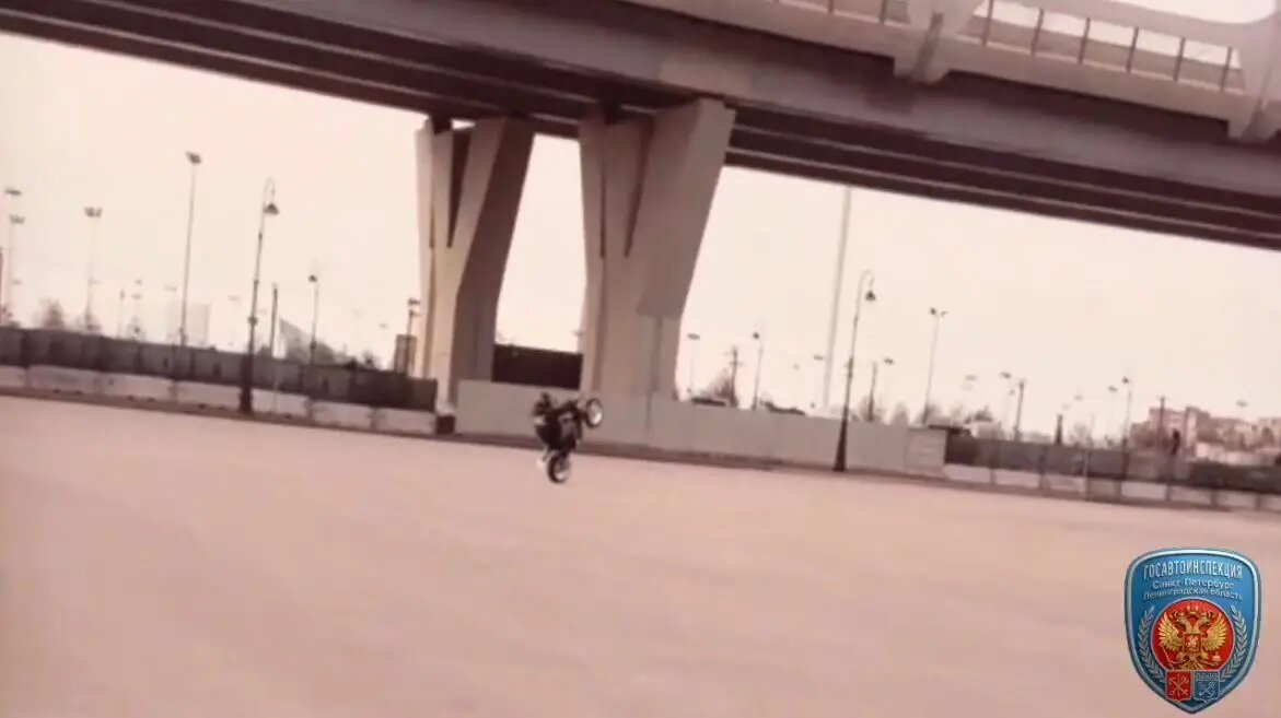    Фото: кадр видео ГАИ по Петербургу и Ленобласти