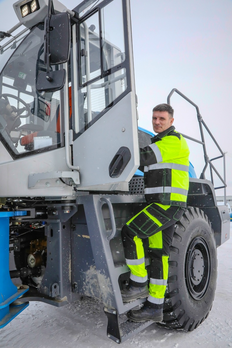 Семен Рыковский в свое время окончил нефтяной техникум, но всю жизнь посвятил освоению промышленного транспорта