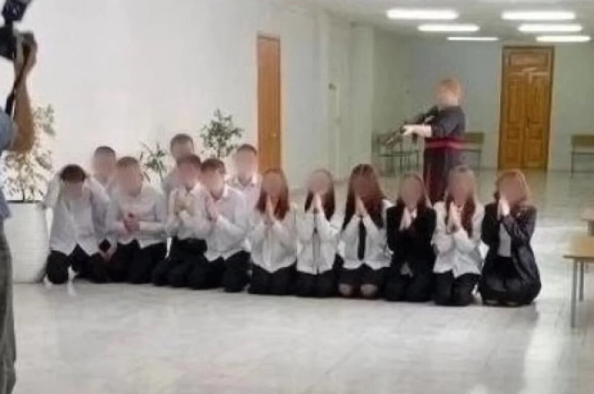    В Челябинской области провели проверку в школе из-за фото с автоматом