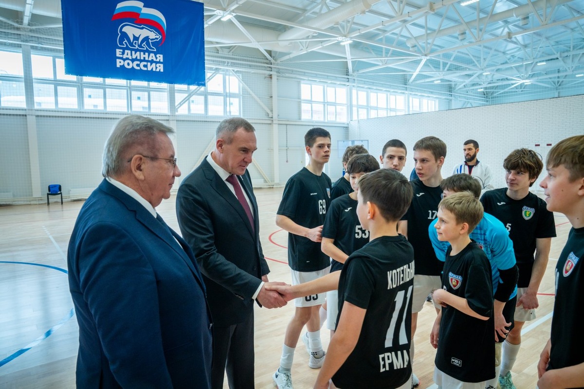    Эксперты партийного десанта посетили проекты народной программы партии в Сургуте