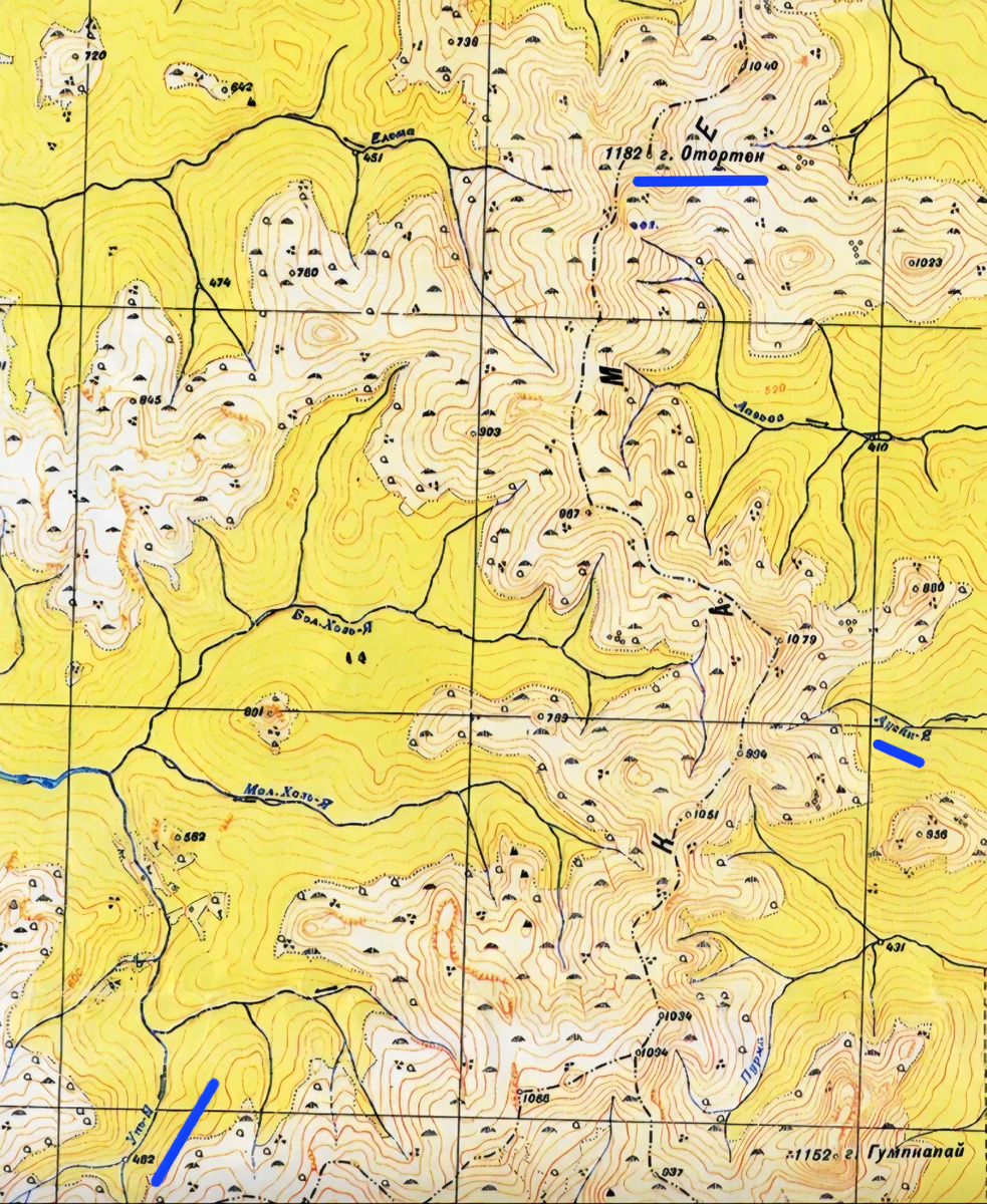 Карта 1. Синим отмечены р.Ауспия, г.Отортен, р. Унья (приток р. Печоры). Но большая и малая Хозья - тоже притоки Уньи. В описании сплава по реке Большая Хозья упоминается, что она была довольно активной: с бурлящими водоворотами, узкими протоками, шиверами и обливными камнями. После впадения Большой Хозьи в Унью берега расступались, а течение становилось более спокойным. На месте слияния рек Хозьи и Уньи стоит изба. Алиса: Возможно, имелась в виду изба, упомянутая в тексте Геннадия Берлина «Урал-2001». Автор рассказывает о постройке избы на слиянии рек Хозья и Унья, которая была возведена Климентием Сусловым в 1938 году и называлась «Ключевой». [Но была ли она цела в 1959 году - неизвестно.]