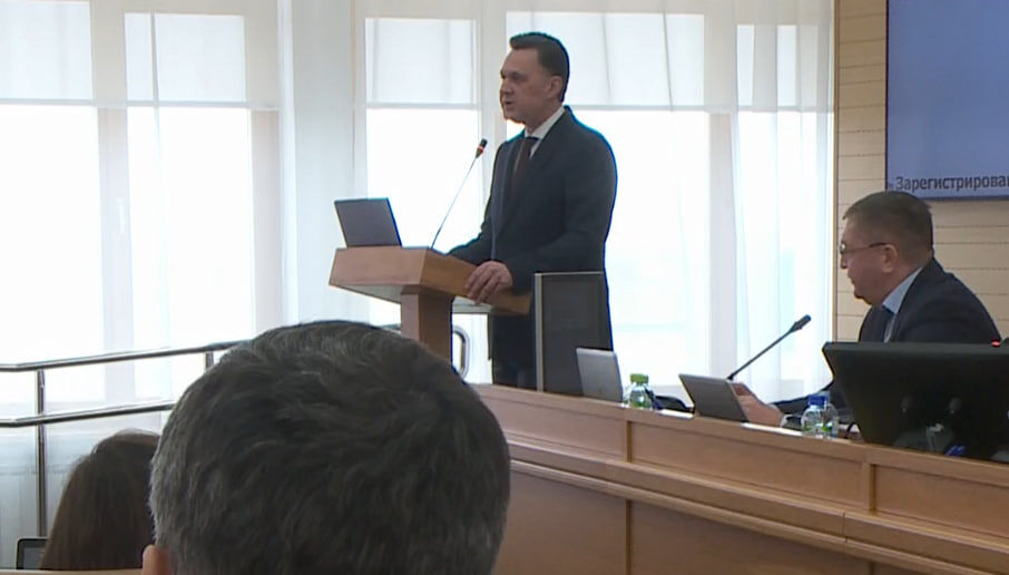     Глава Красноярска Сергей Верещагин выступил с отчетом перед горсоветом