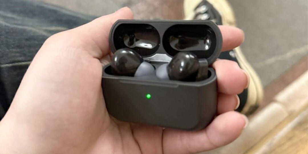 Пока кто-то ждёт наушники «Яндекса» в продаже, кто-то другой теряет их в метро