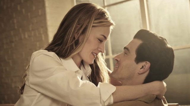    Кадр из сериала «История любви» (Love Story, США, 2026)