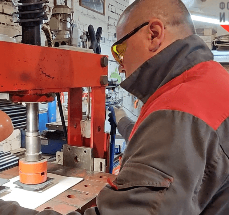    Реальная стоимость ручного труда и скрытые риски найма рабочих на стройке - Мотомул Artem Motomul