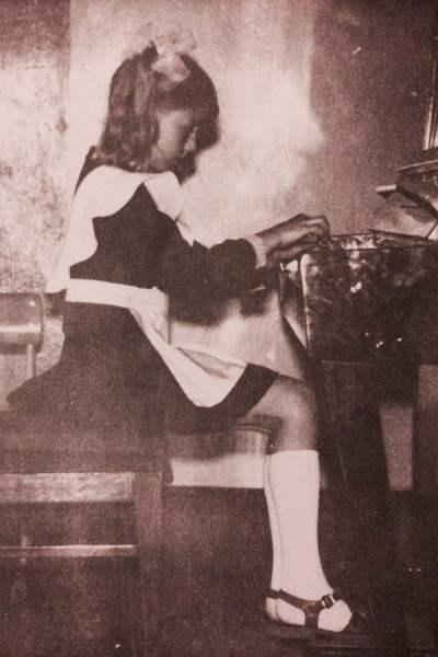 Елена Бирюкова  в детстве