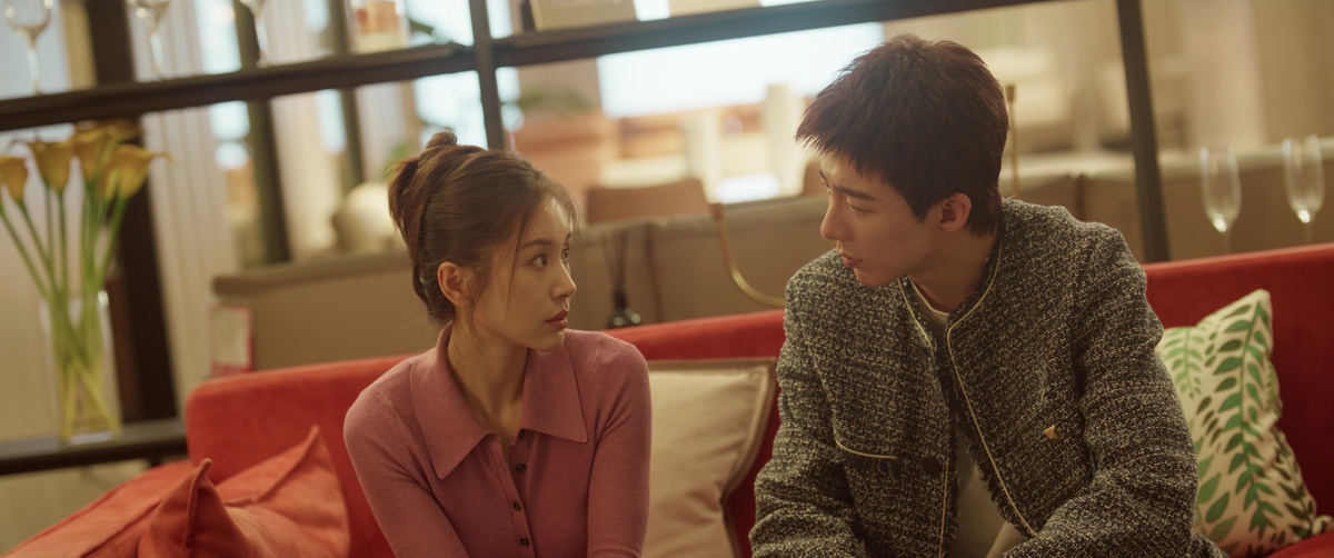 Ван Цзывэнь и Лю Юйнин в сериале "Цикада"/"Заросли шиповника". Китай, 2026 г., режиссёр Ян Лэй