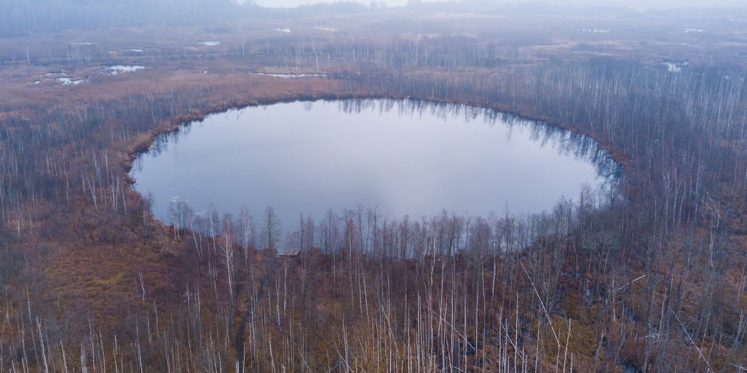 Менделеев не смог измерить это озеро: почему в Бездонном дно «есть» и сразу исчезает