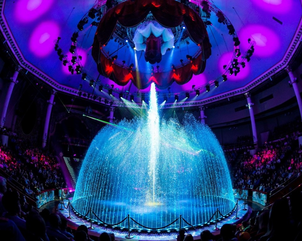    Танец фонтана на цирковой арене. Фото: предоставлено организатором
