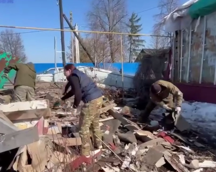     Волонтеры «Курского рубежа» вывезли почти 1000 тонн мусора после разбора завалов