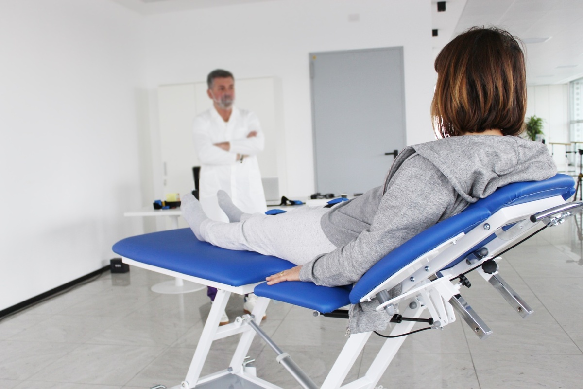 Многофункциональный массажный манипуляционный 3,5,6-х секционный стол CHAGALL NEO 3 с передовыми техническими характеристиками удовлетворяет самым высоким критериям надежности, комфорта и безопасности для пациентов.