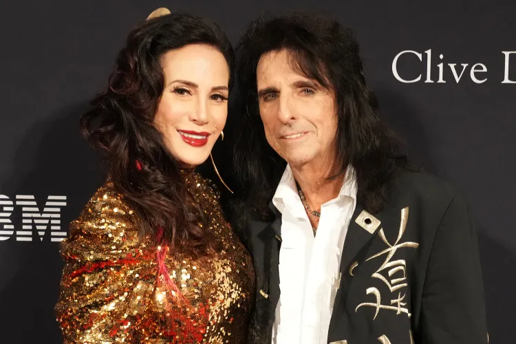 Элис Купер и его жена Шерил обновили свои свадебные клятвы в честь 50-летия брака